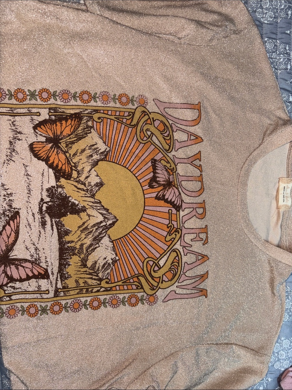 Altar’d state! Daydream Graphic Glitter Tee - Pink & Gold